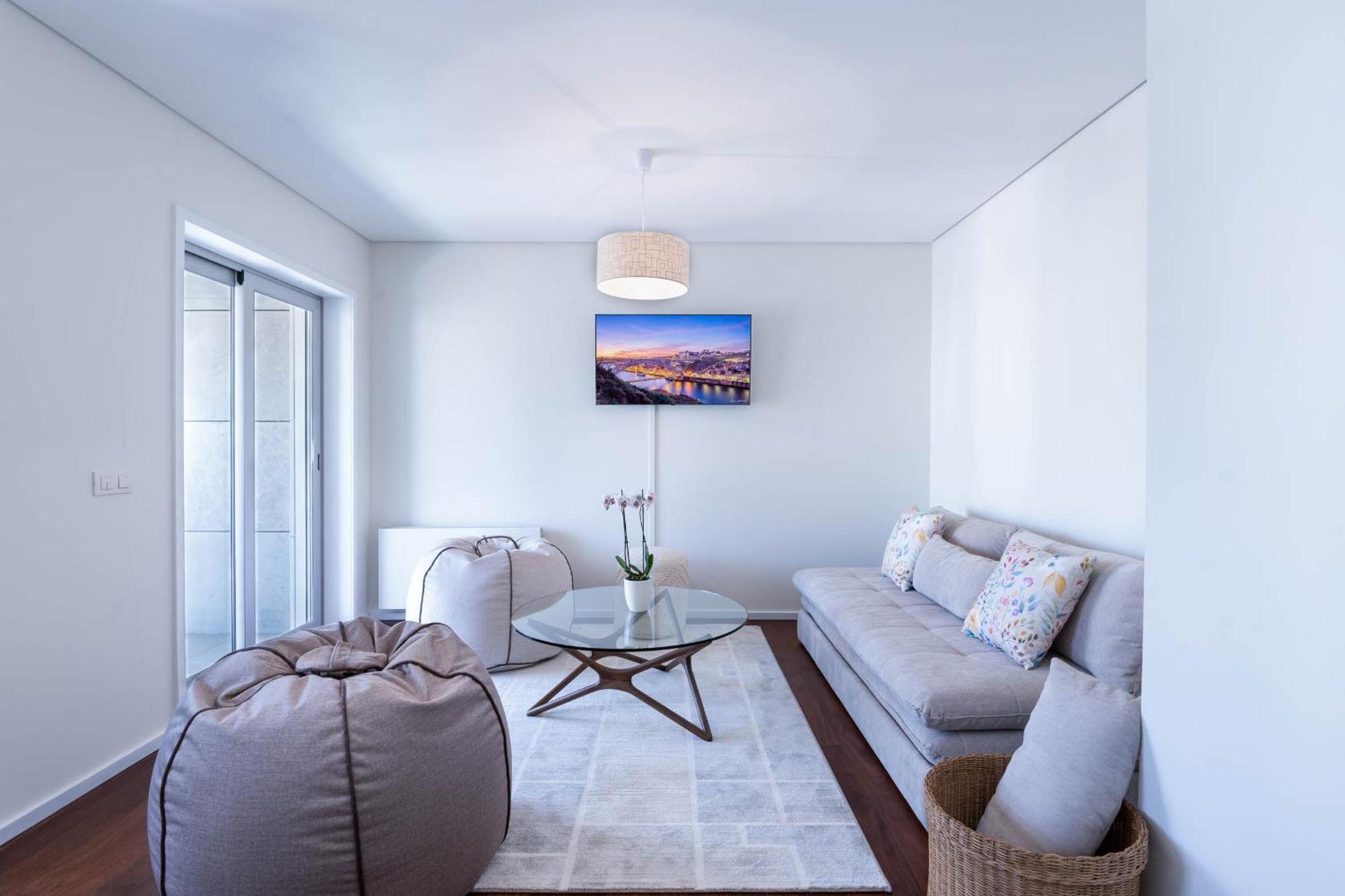 Cedofeita Sunny Apartment - Balcony & Parking ポルト エクステリア 写真
